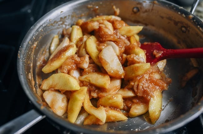 Thickened apple pie filling, thwoksoflife.com