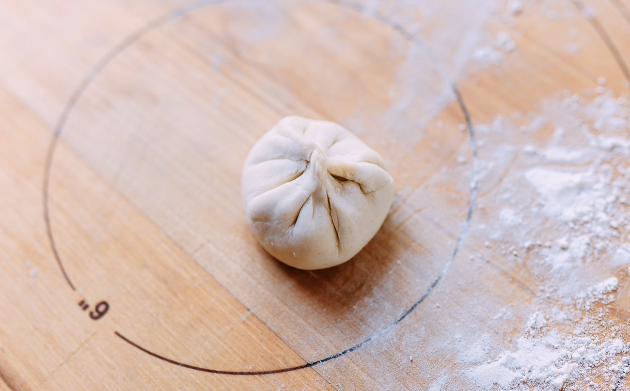 Sealed Chinese Pork Bun, thewoksoflife.com