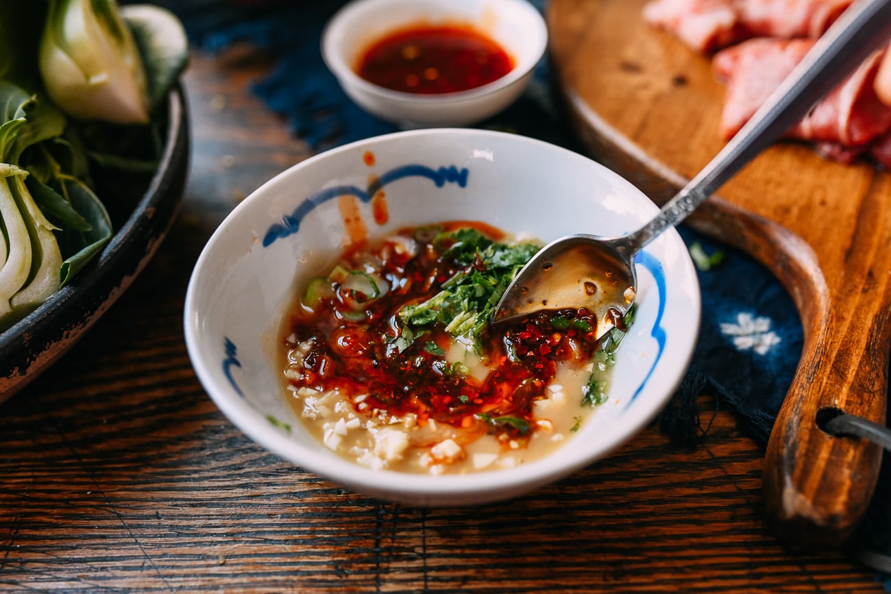 Mixing hot pot dipping sauce