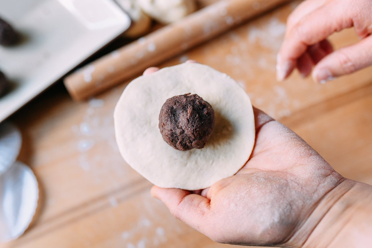 Red Bean in center of dough circle