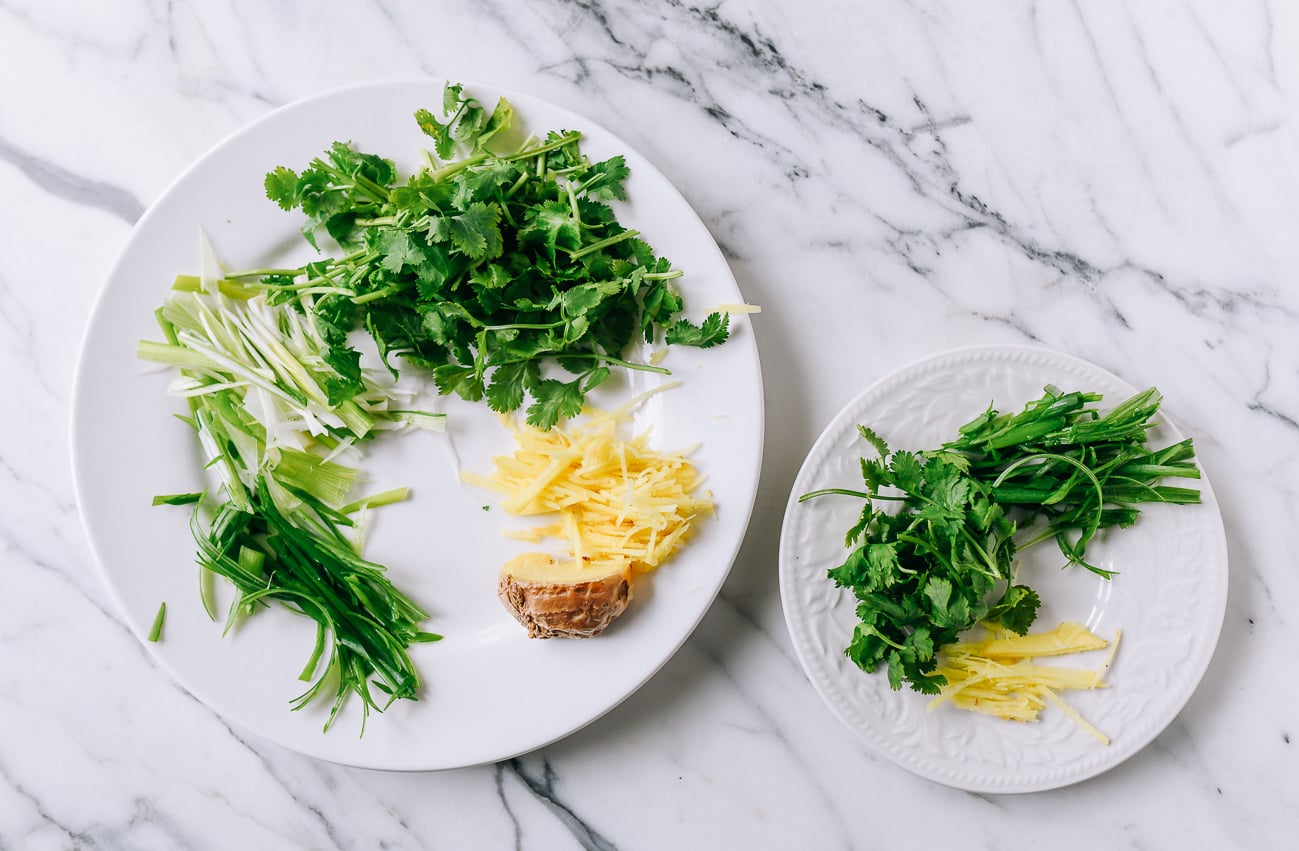 Aromatics for Cantonese Steamed Fish