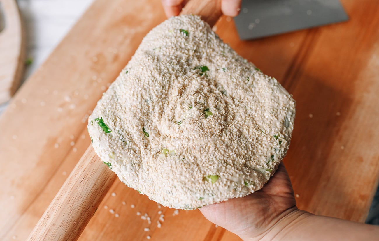 Using a rolling pin to transfer dough