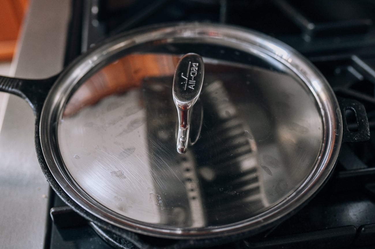 cast iron pan with cover