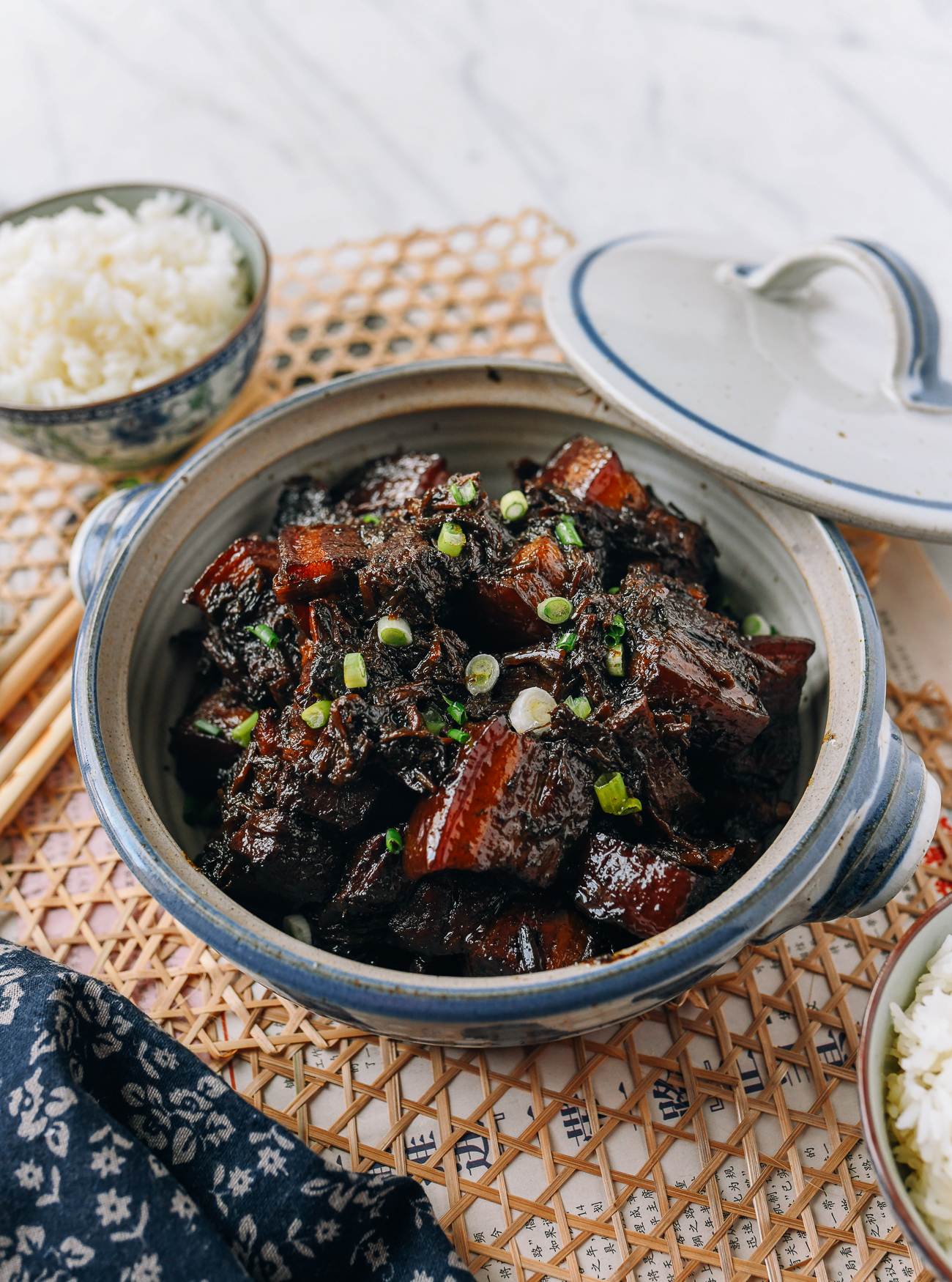 Braised Pork Belly with Meigan Cai (梅干菜)