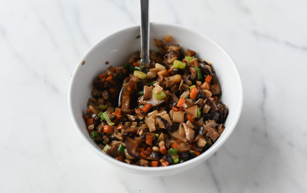 Vegetarian filling for money bag dumplings