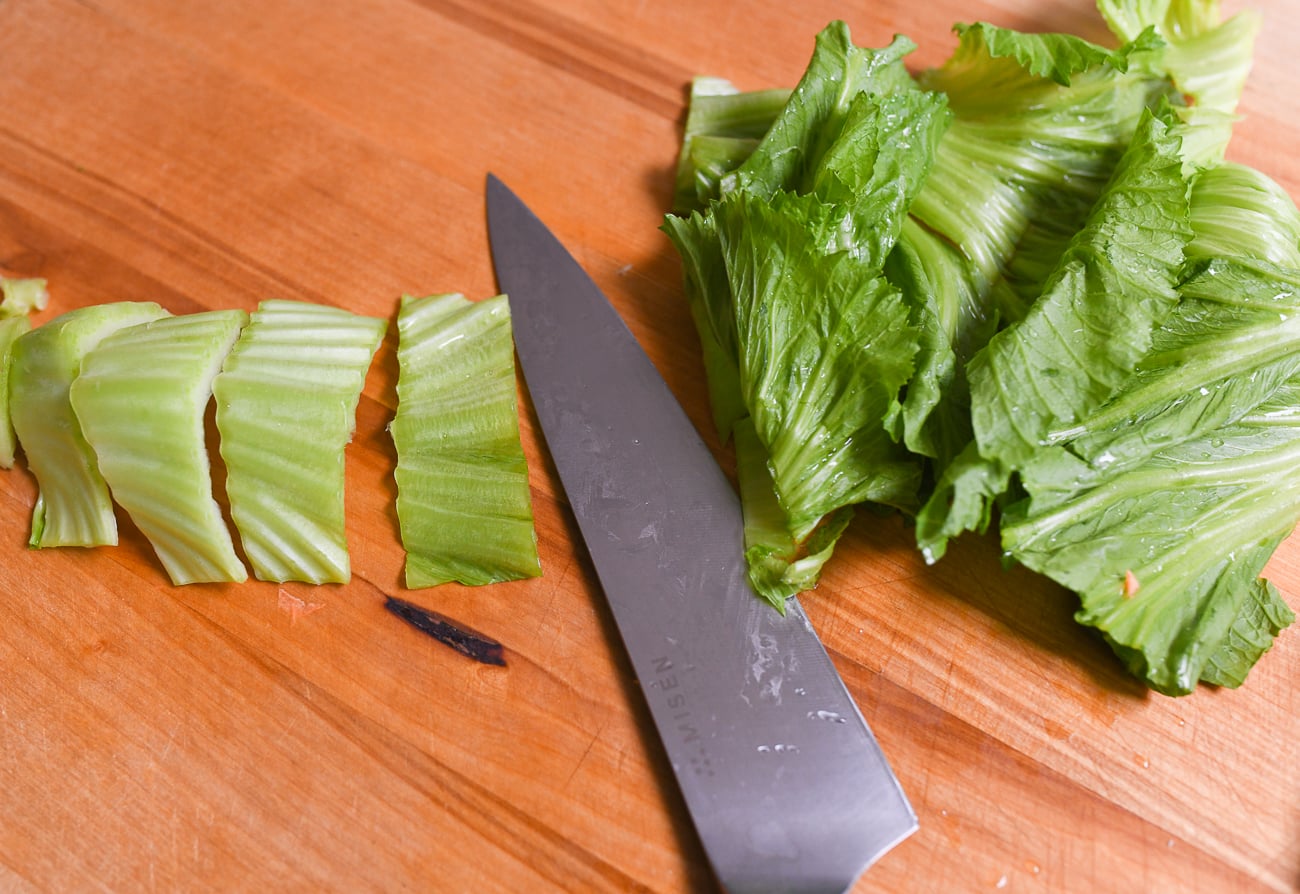 Slicing mustard greens