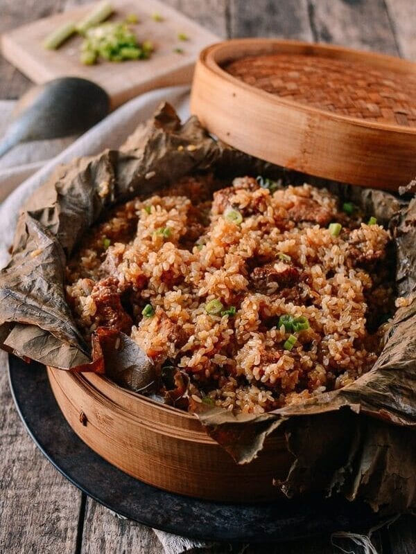 Steamed Ribs with Glutinous Rice (糯米蒸排骨), by thewoksoflife.com
