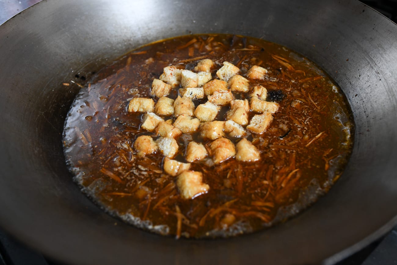 Adding soy puffs to soup