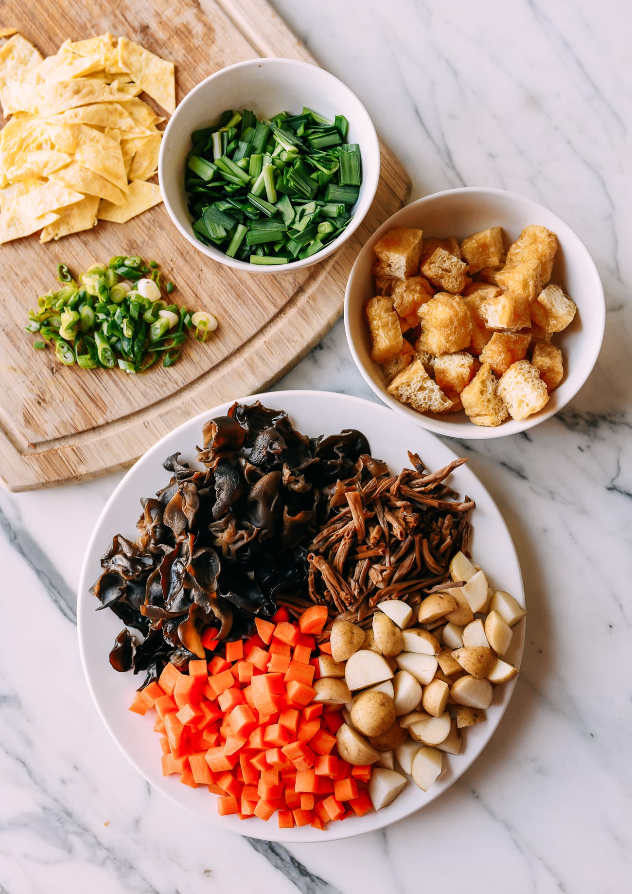Diced and chopped ingredients for saozi mian