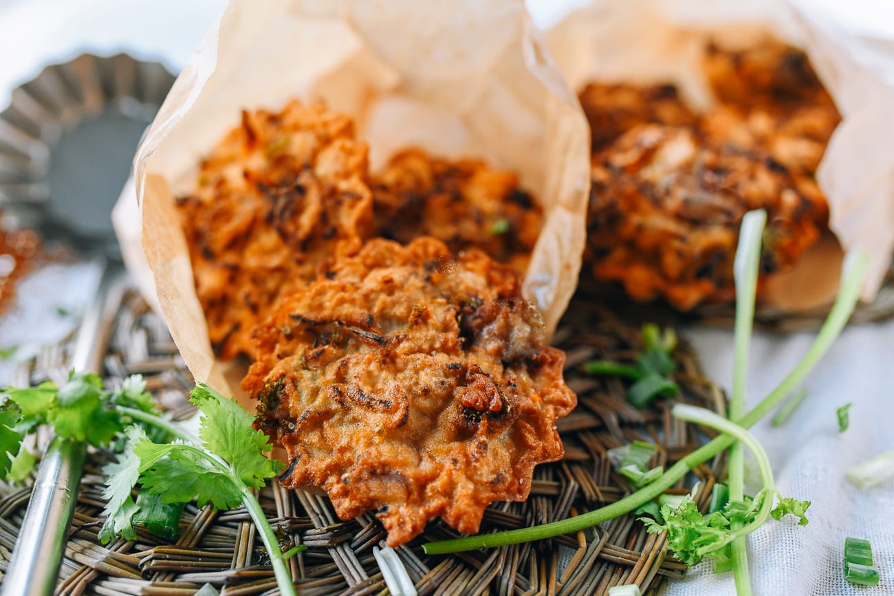You Dunzi (Chinese Fried Radish Cake), thewoksoflife.com