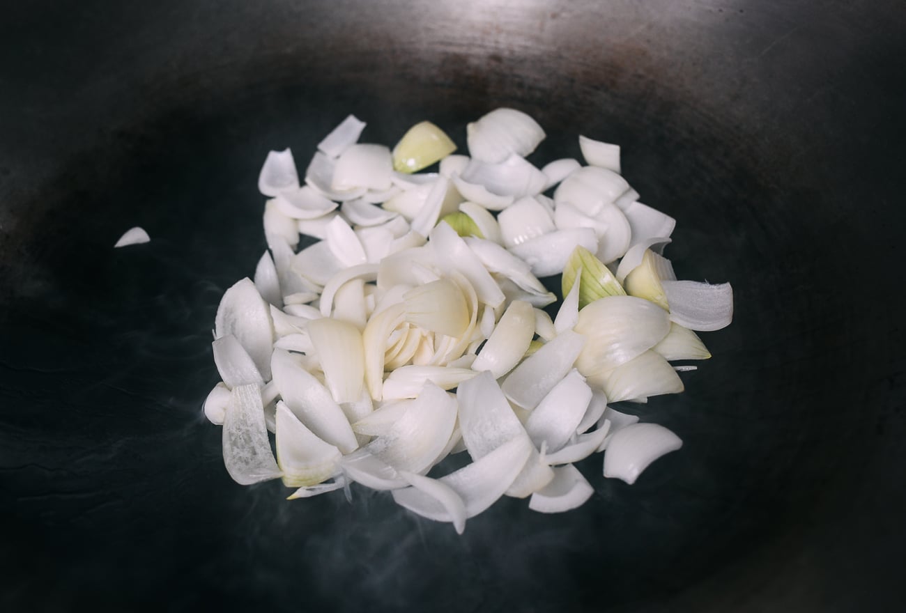 Onions in wok