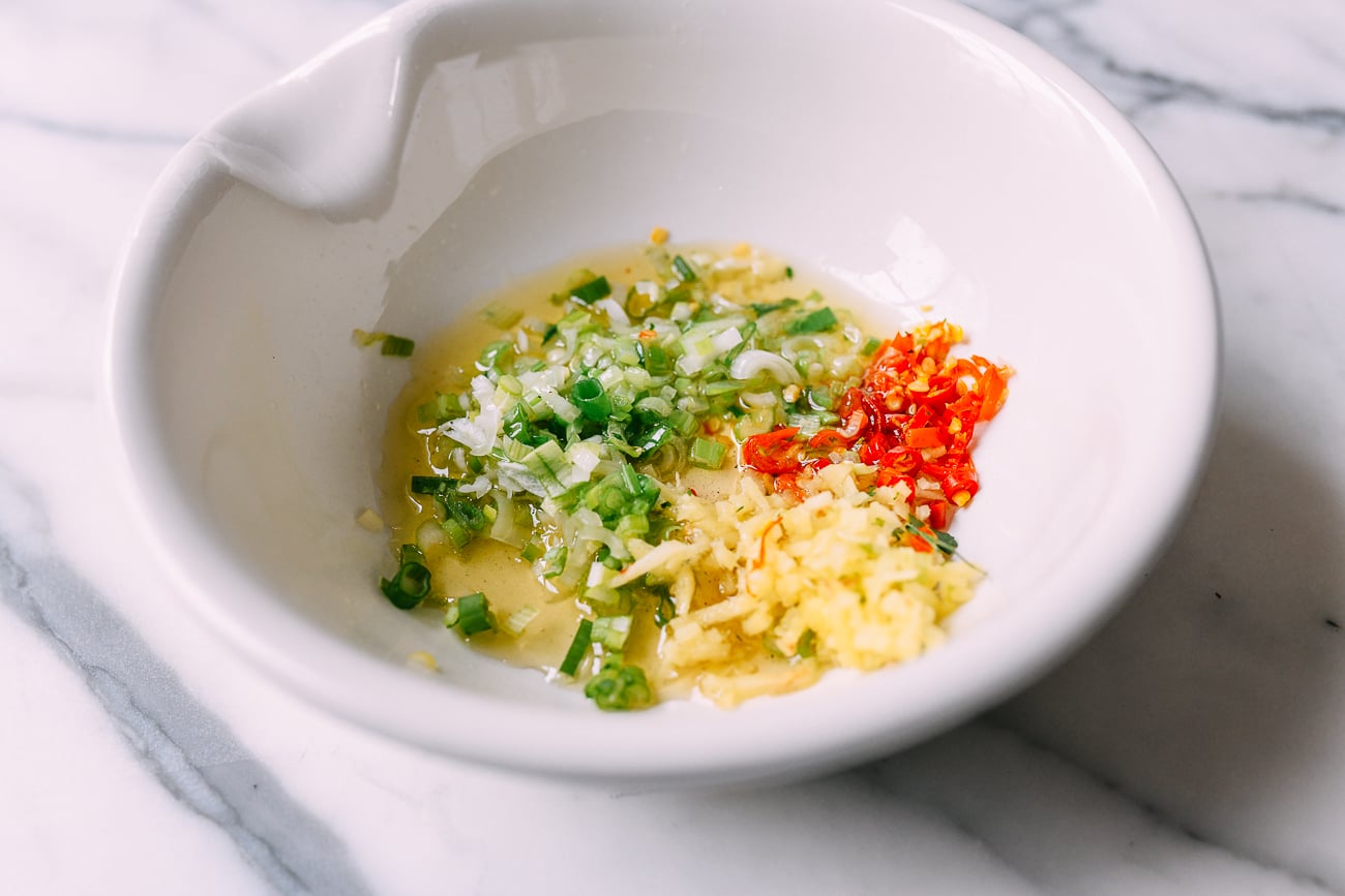 Making aromatic dressing