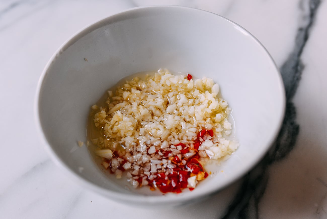 Garlic and chilies with hot oil poured on top