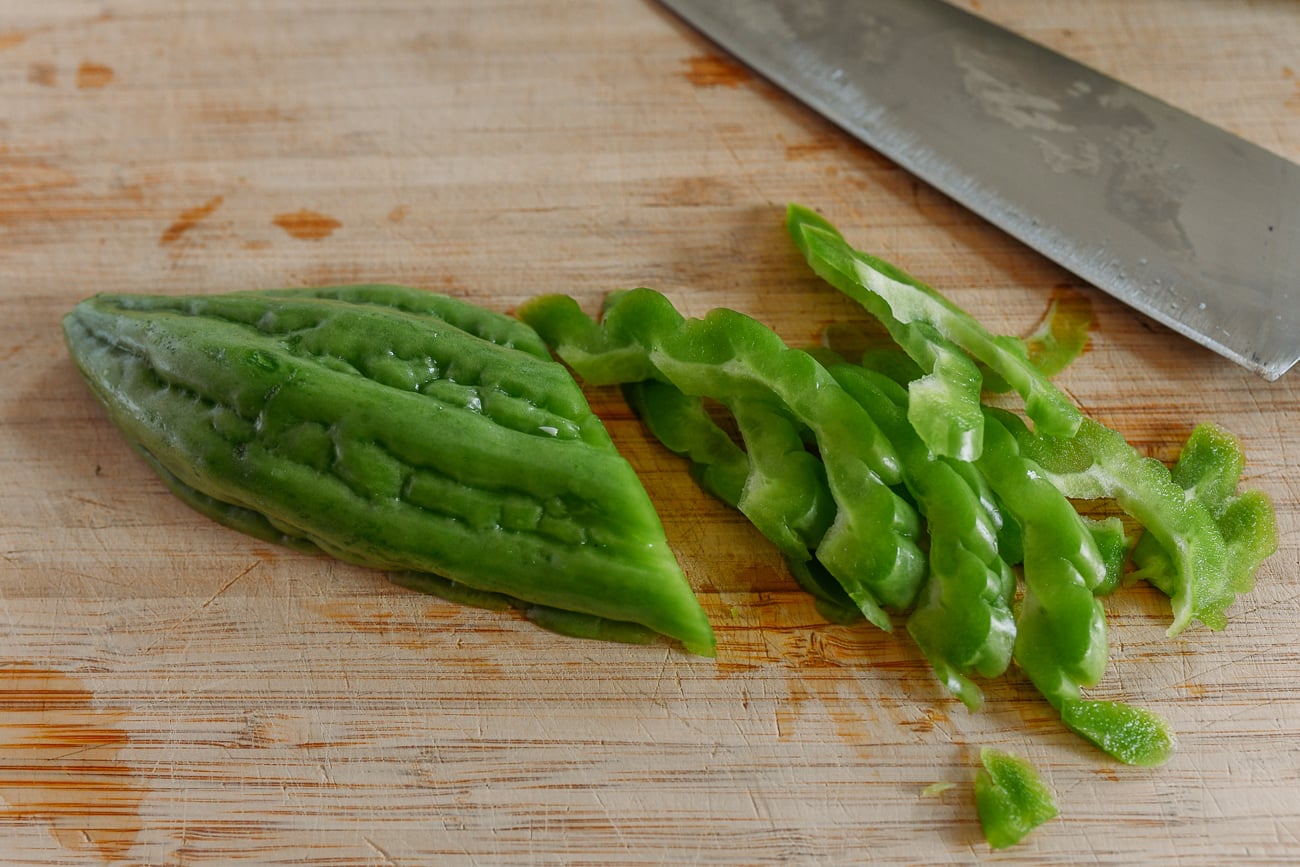 Slicing bitter melon