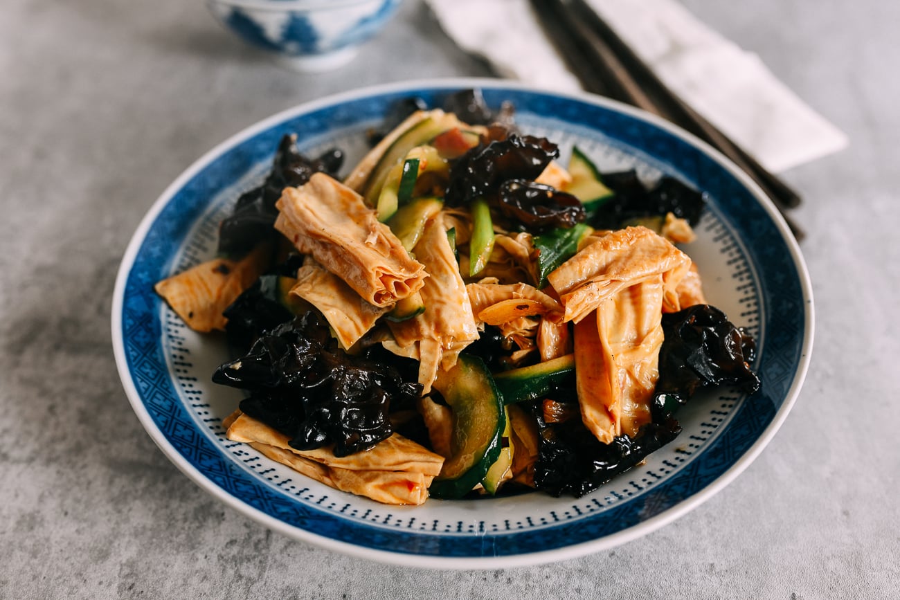 Stir-fried Cucumbers with Wood Ears and Bean Threads