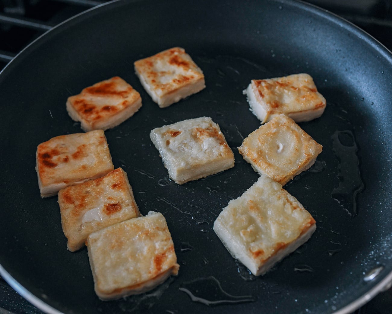 Pan-frying crispy tofu