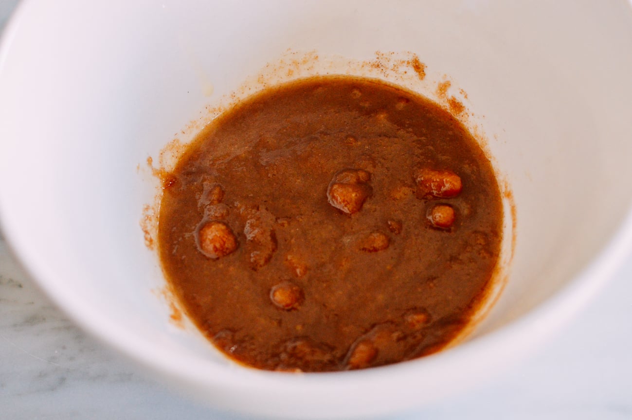 Brown sugar, cinnamon, salt, butter mixture, thewoksoflife.com