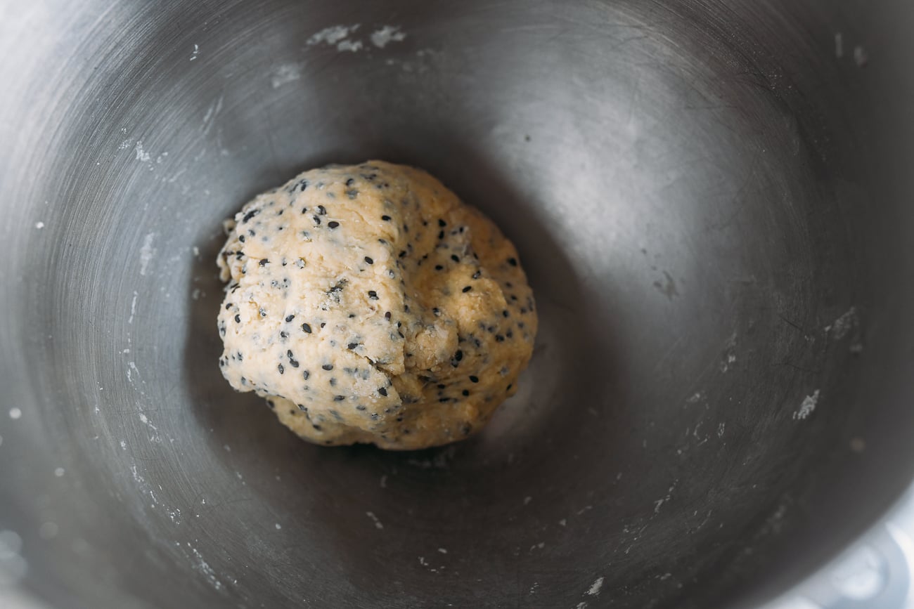 Ball of sesame seed dough
