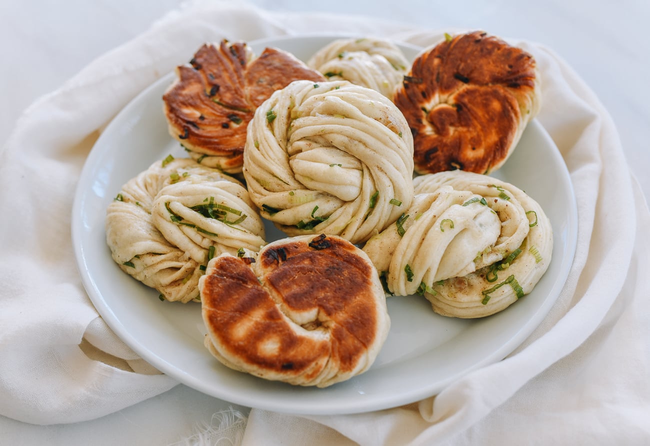 Hua Juan - Chinese Flower Rolls or Scallion Buns