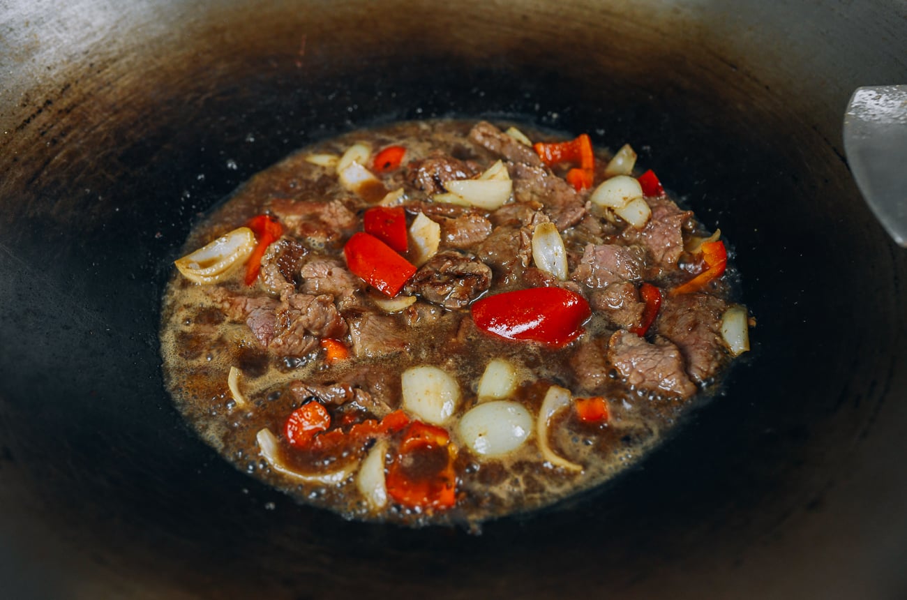 beef mixed with onions and peppers