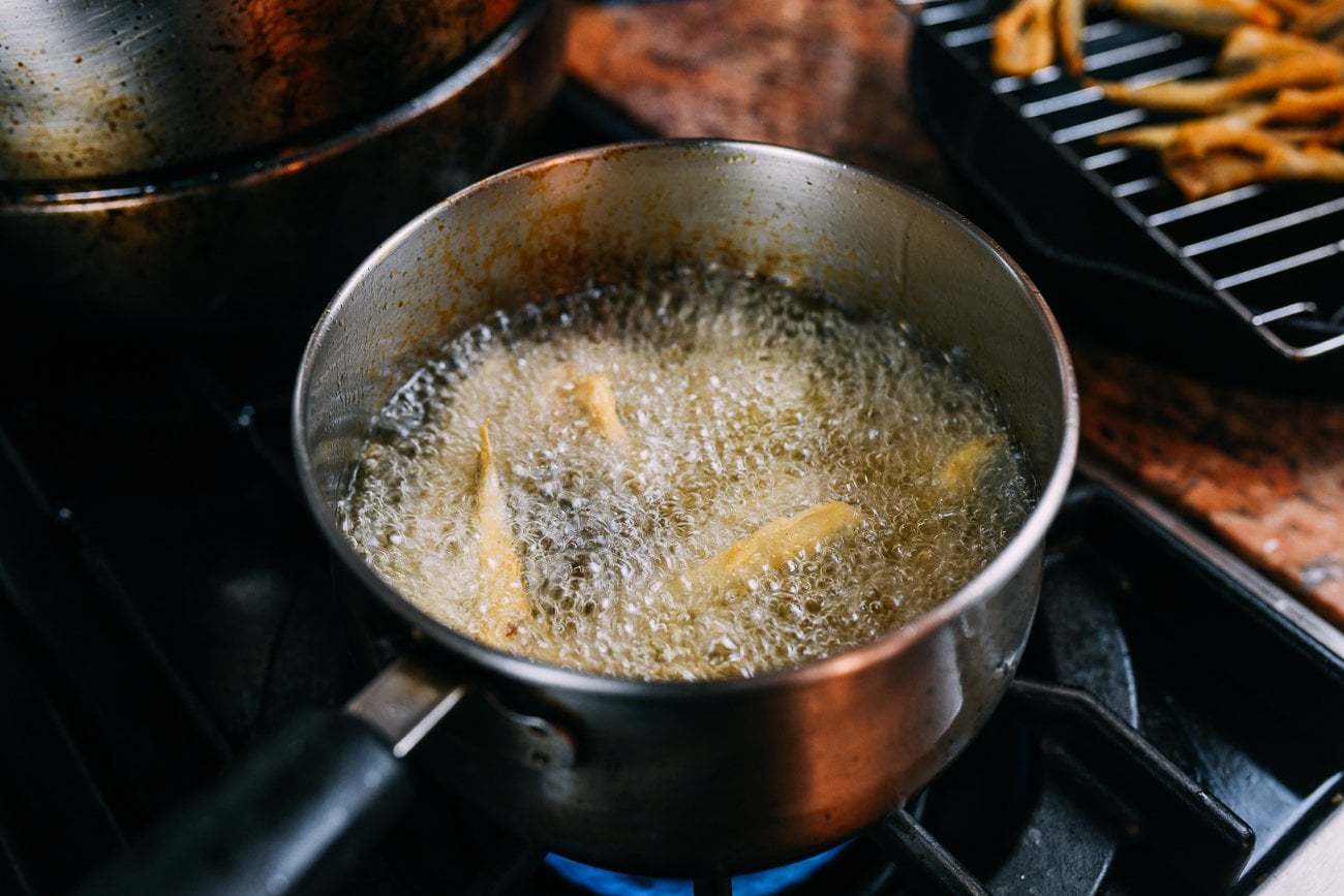 frying smelts in oil