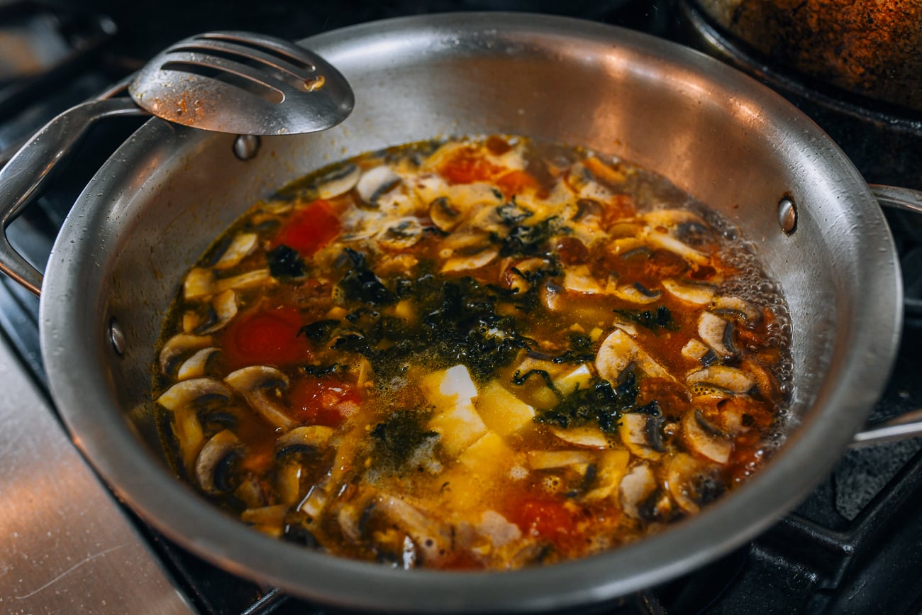 making vegan detox soup