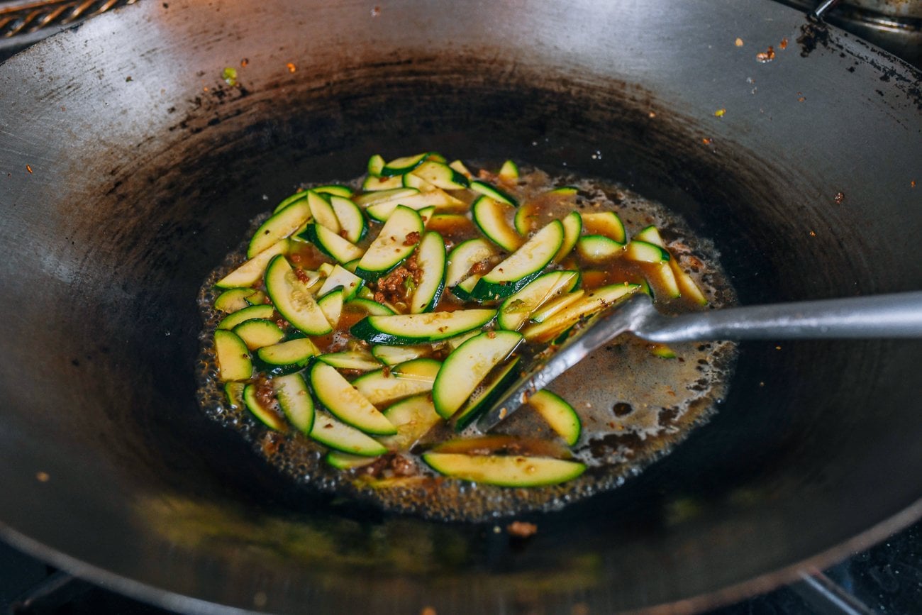sauce mixture with zucchini