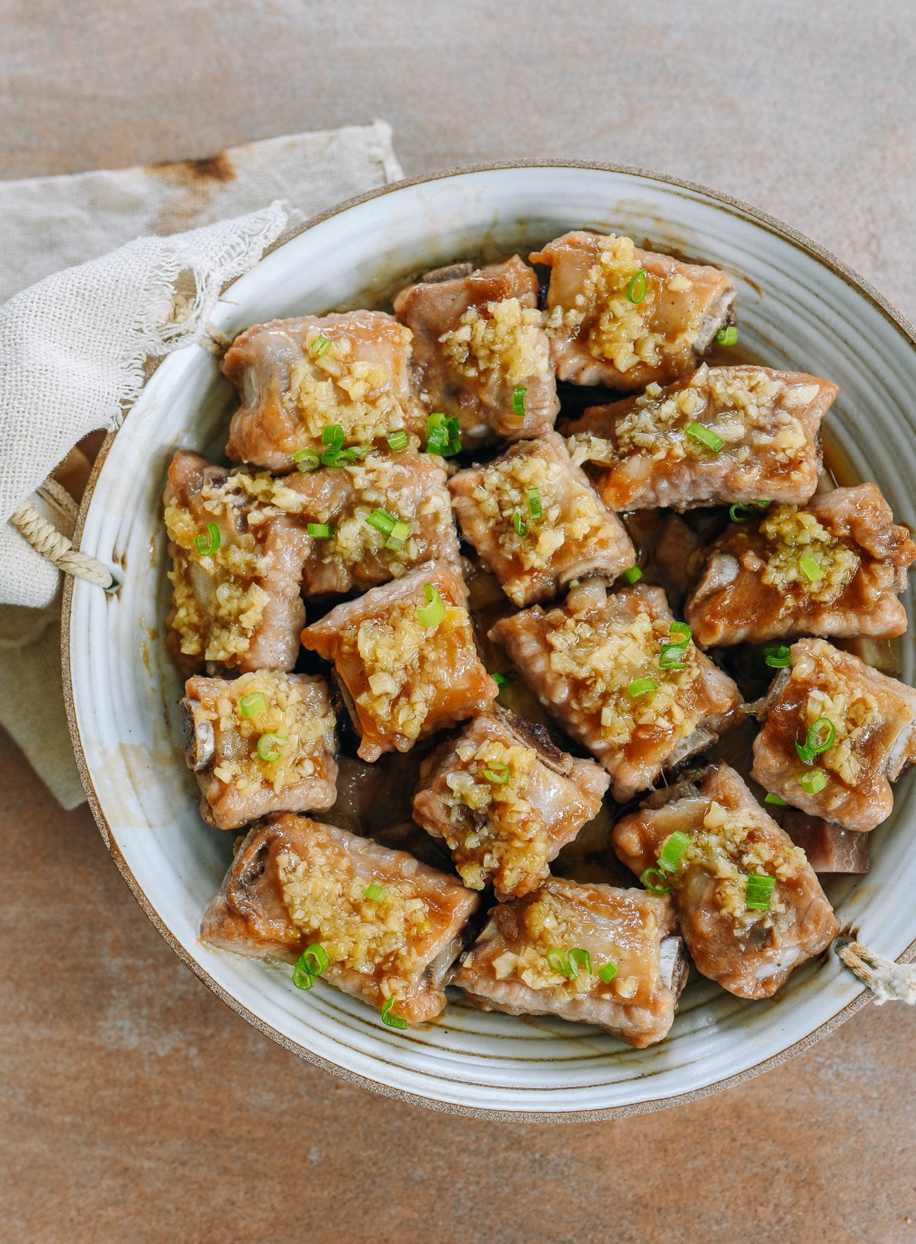 Chinese steamed ribs with garlic