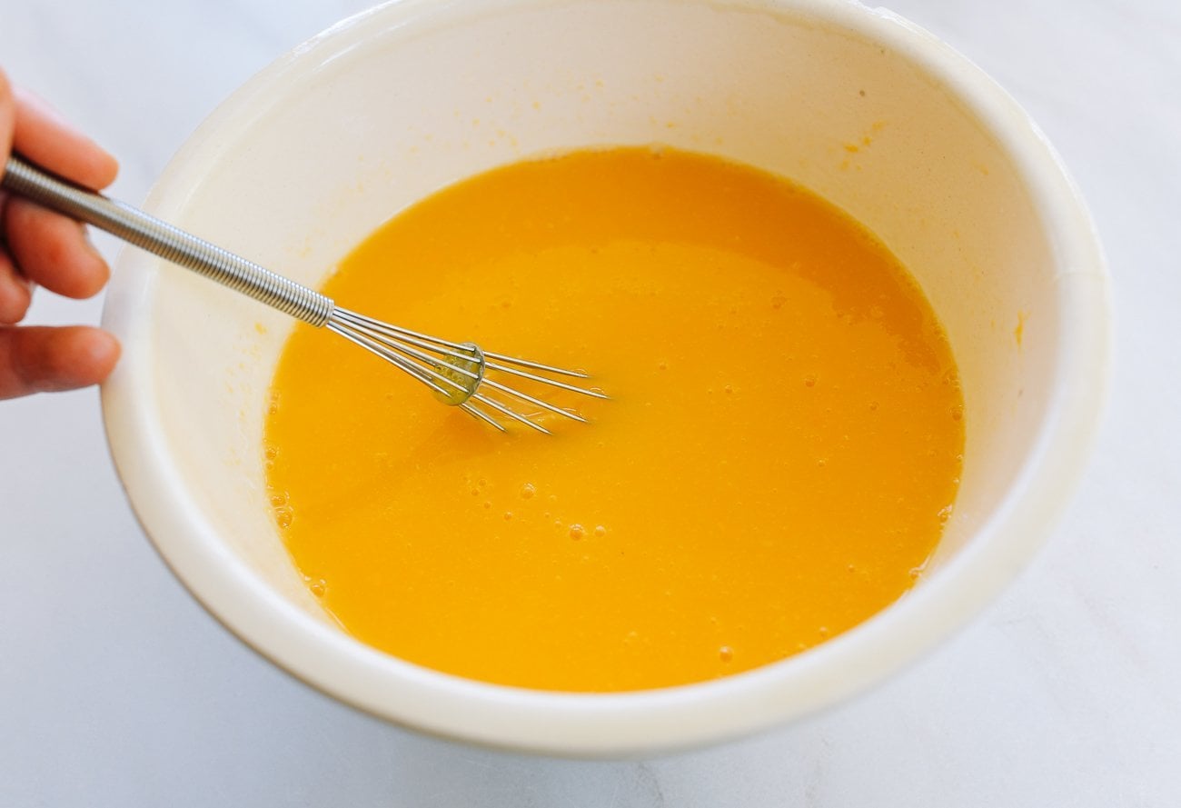 whisked mango pudding mixture