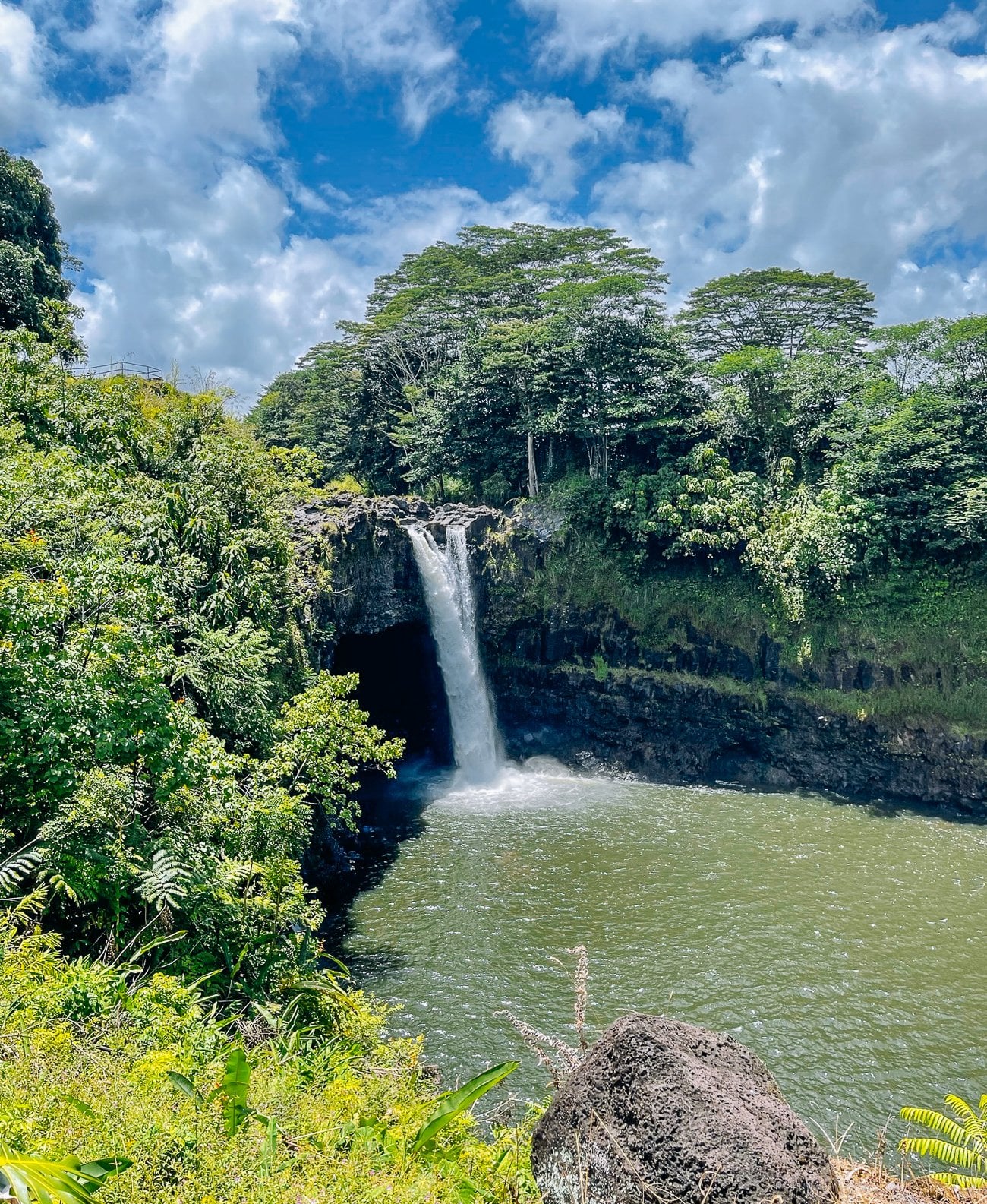 rainbow falls on big island hawaii