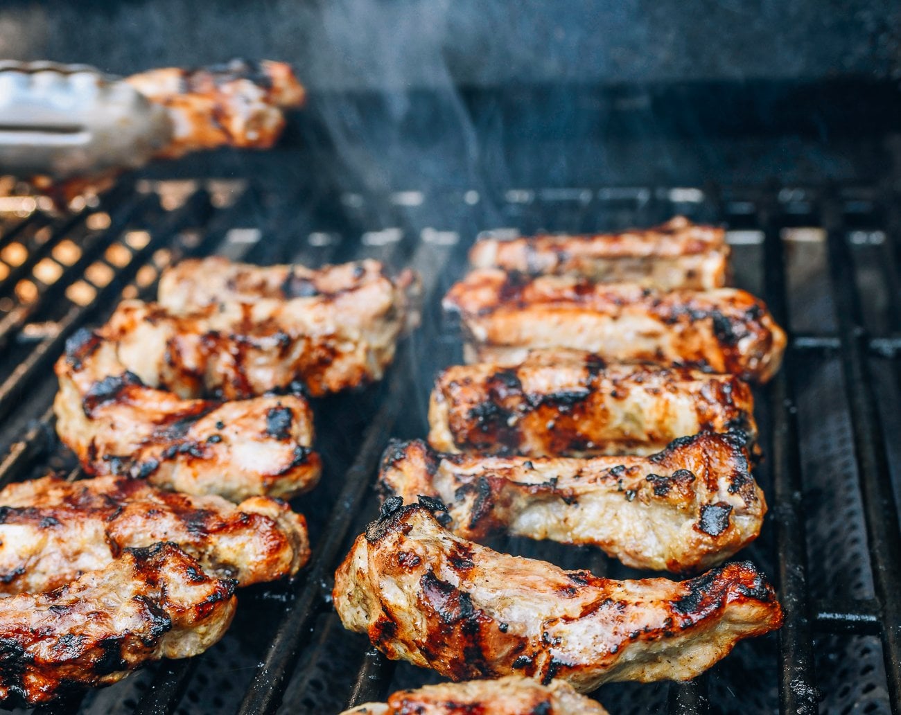 juicy ribs on the grill