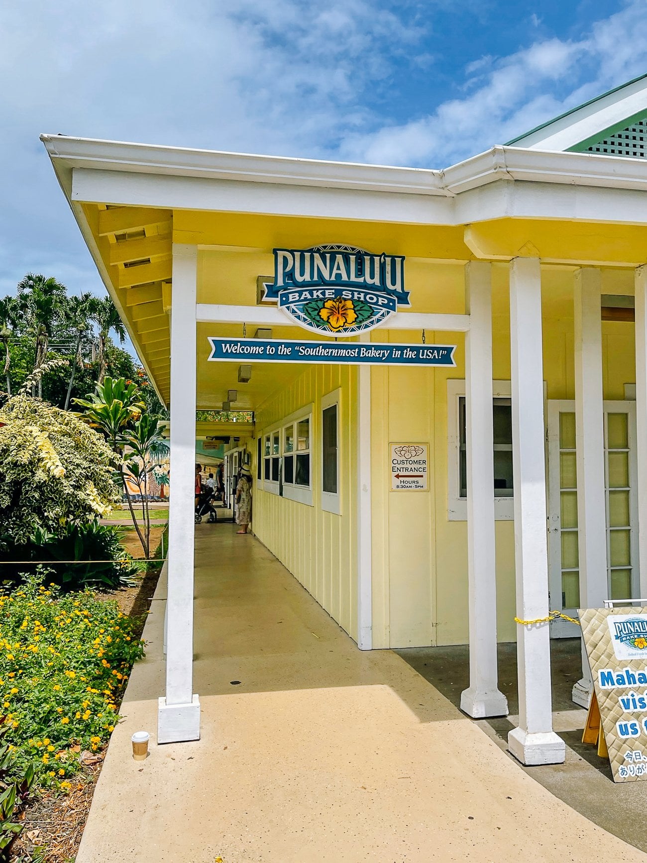 Punaluu Bakeshop