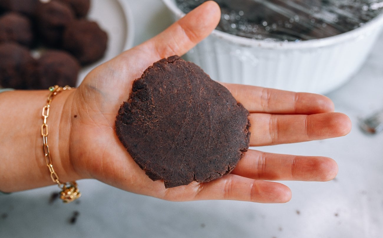 flat disc of red bean paste