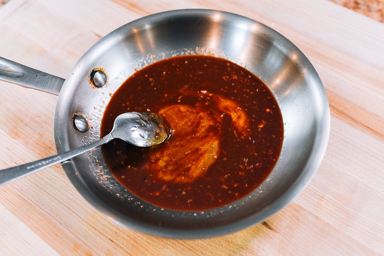 mixing maltose into reserved marinade