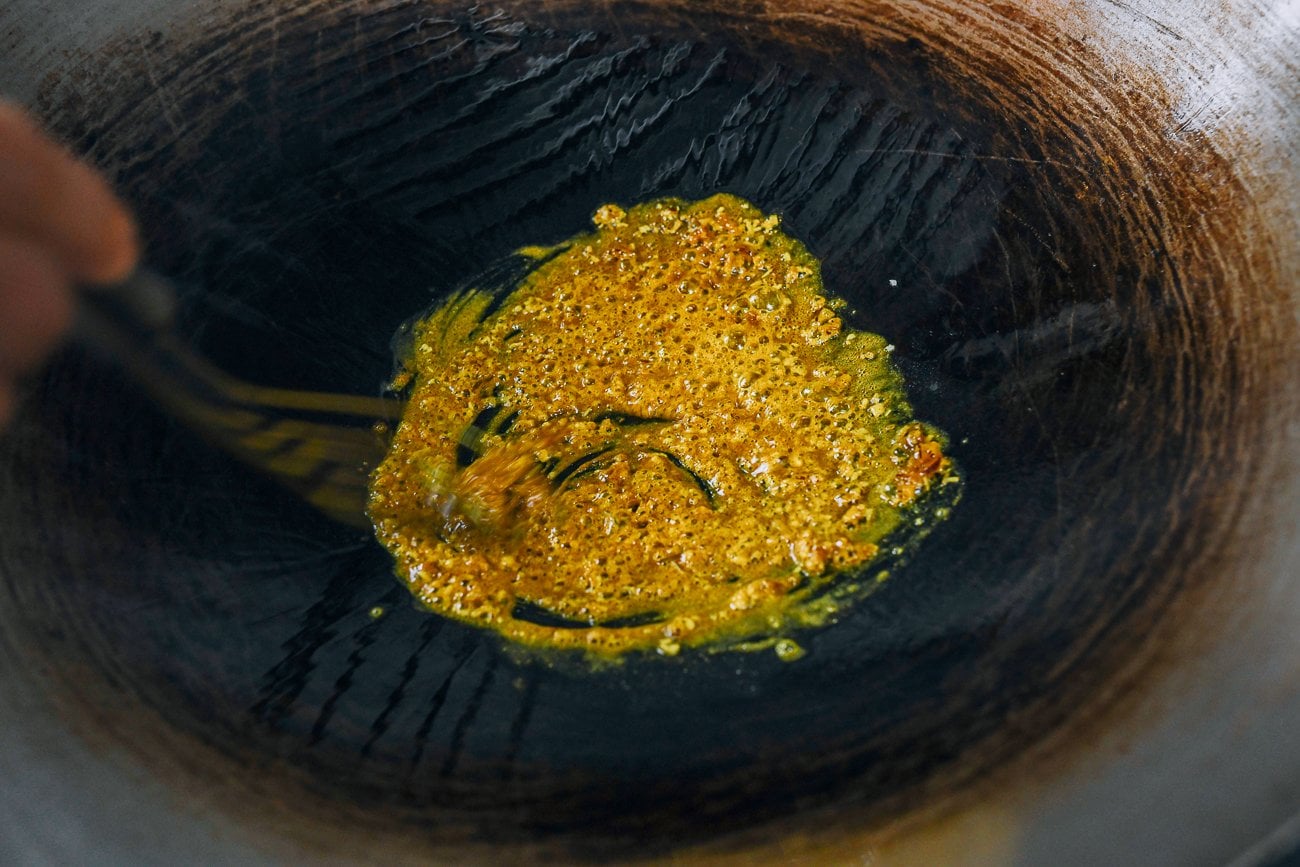 egg foo young gravy roux with onion and garlic