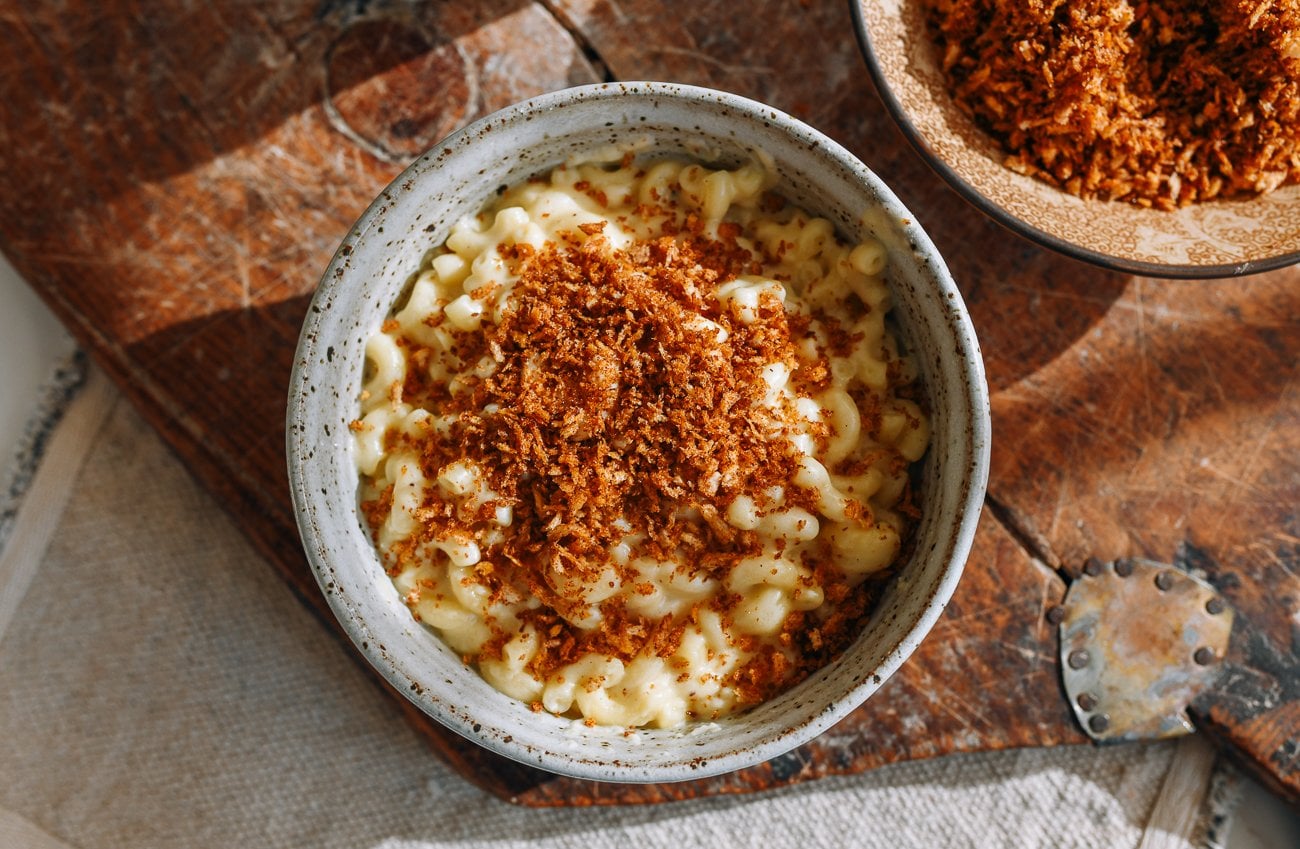Macaroni and cheese with panko breadcrumb topping