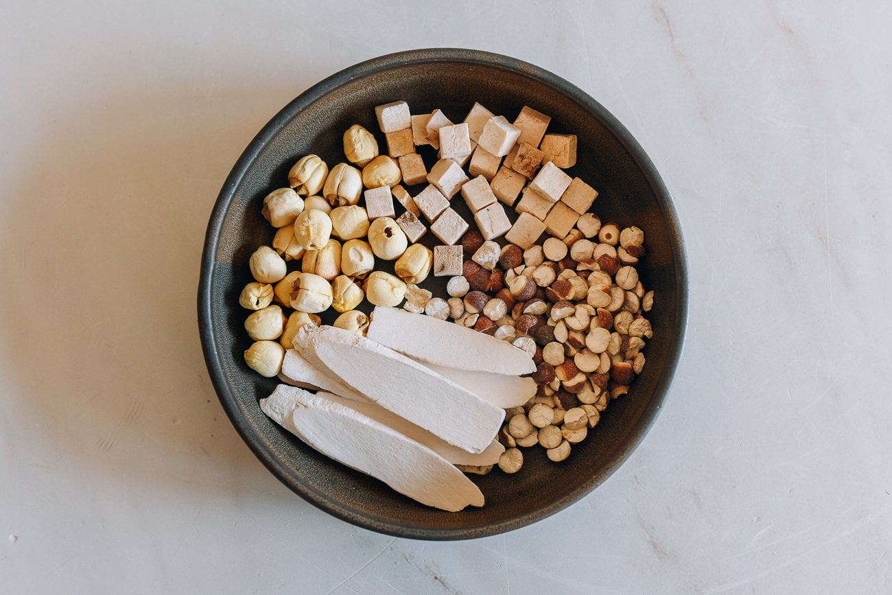 Dried lotus seeds, poria cocos, fox nut barley, and Chinese mountain yam