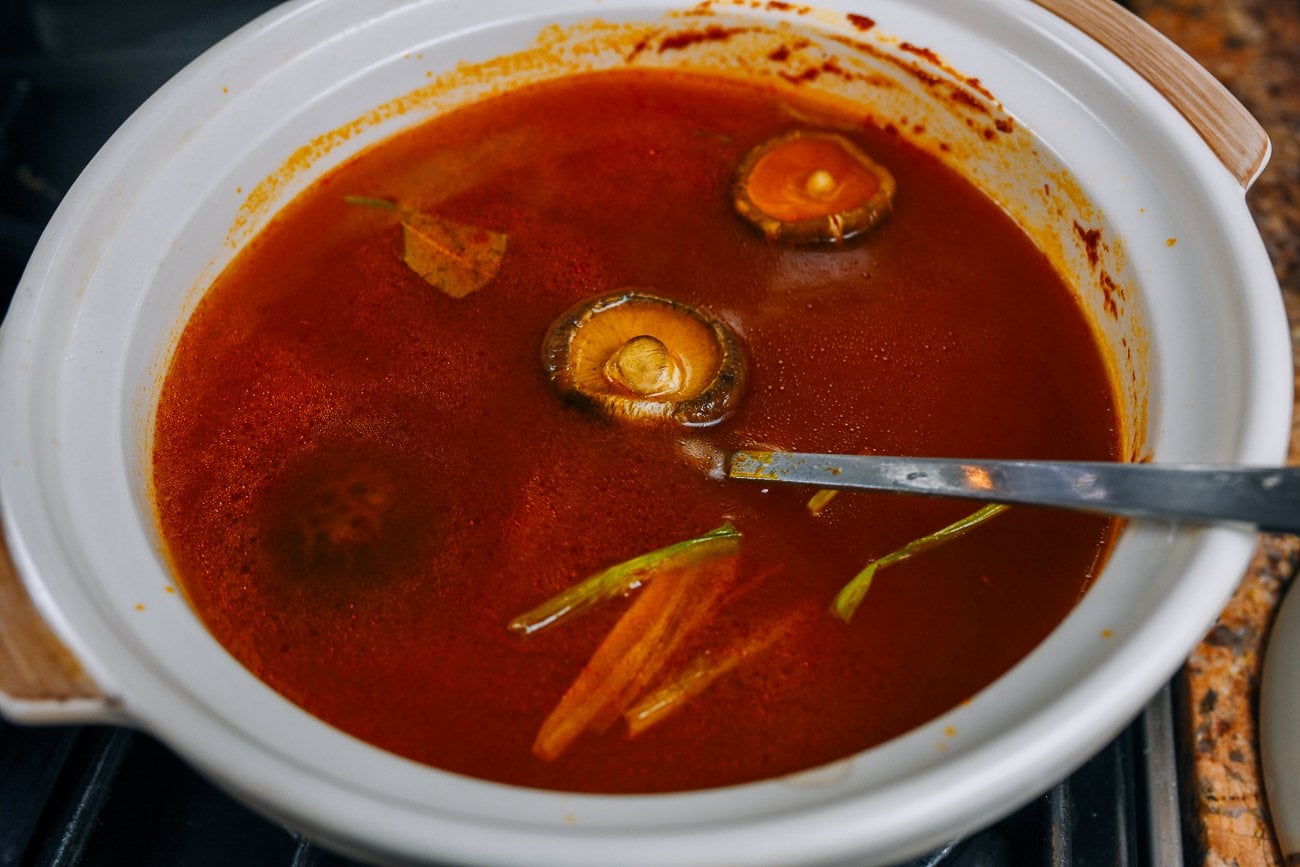 tomato hot pot soup base with mushrooms