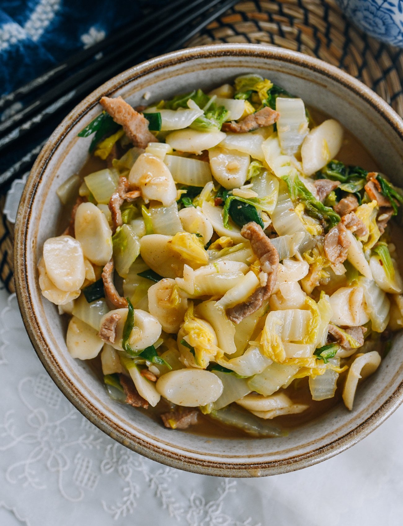 Rice cakes with napa cabbage