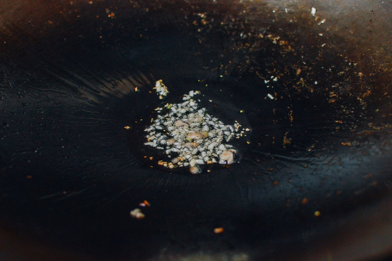 garlic in wok