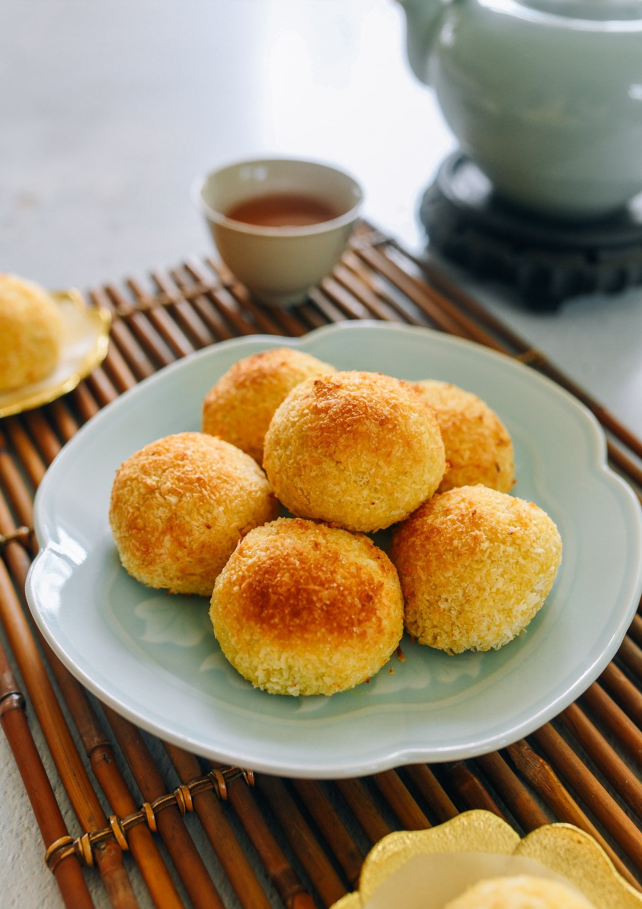 crispy tang yuan or yuan xiao dessert