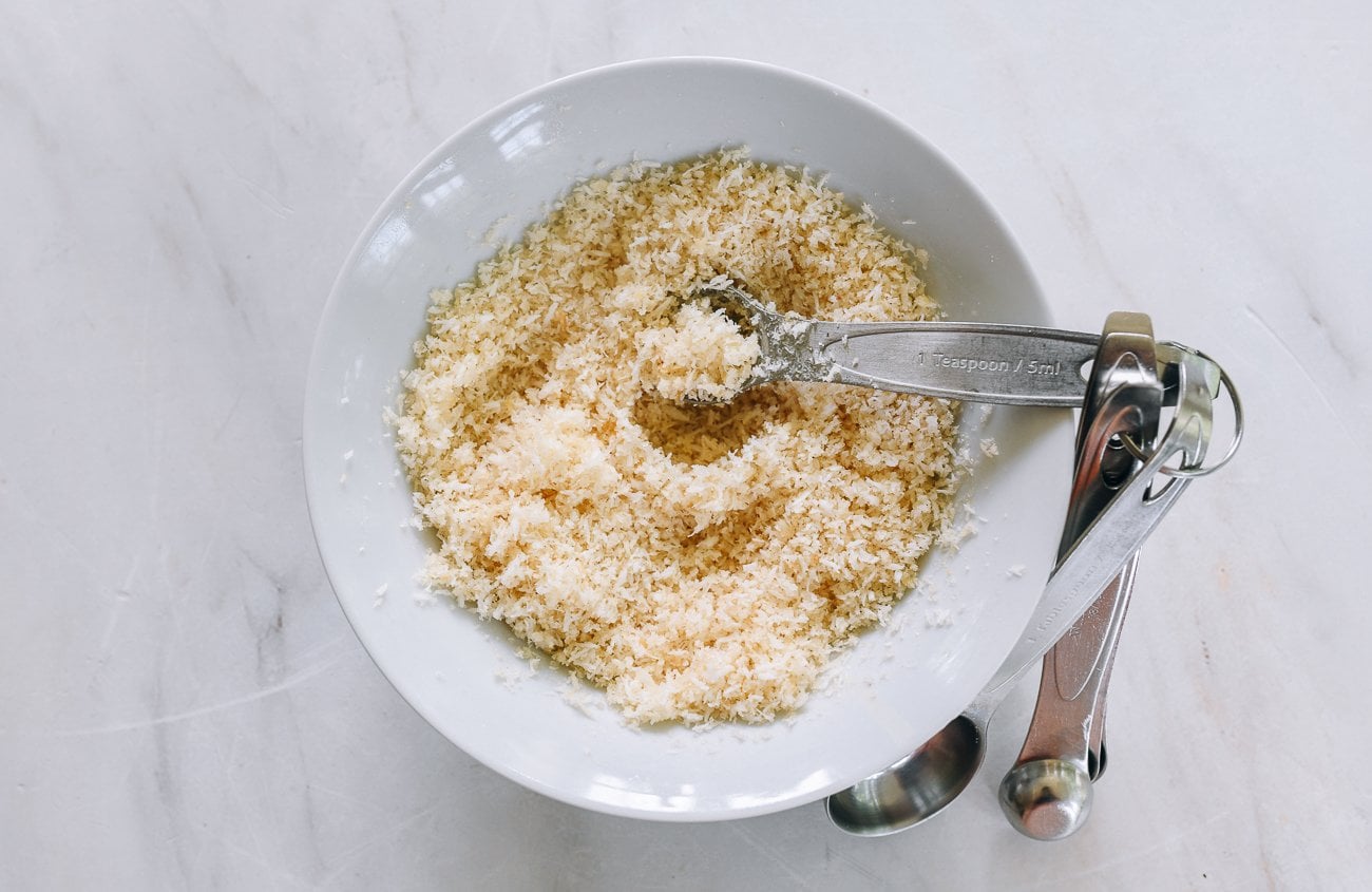 panko coconut coating to make crispy tang yuan