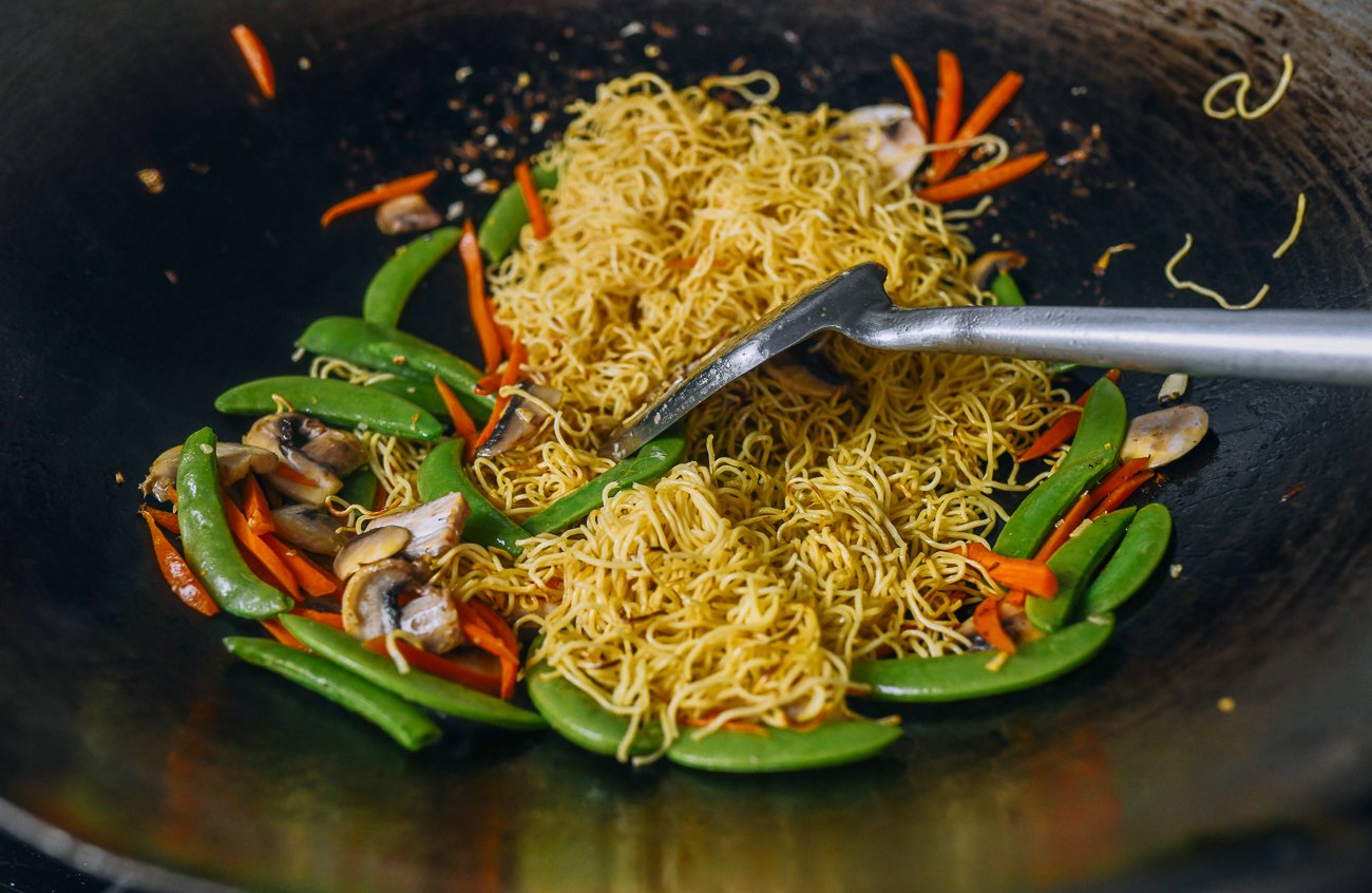 making chicken chow mein