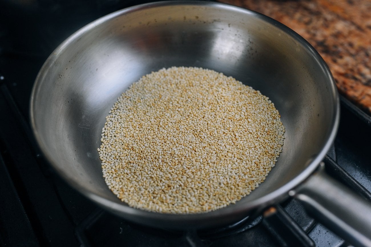 toasting sesame seeds