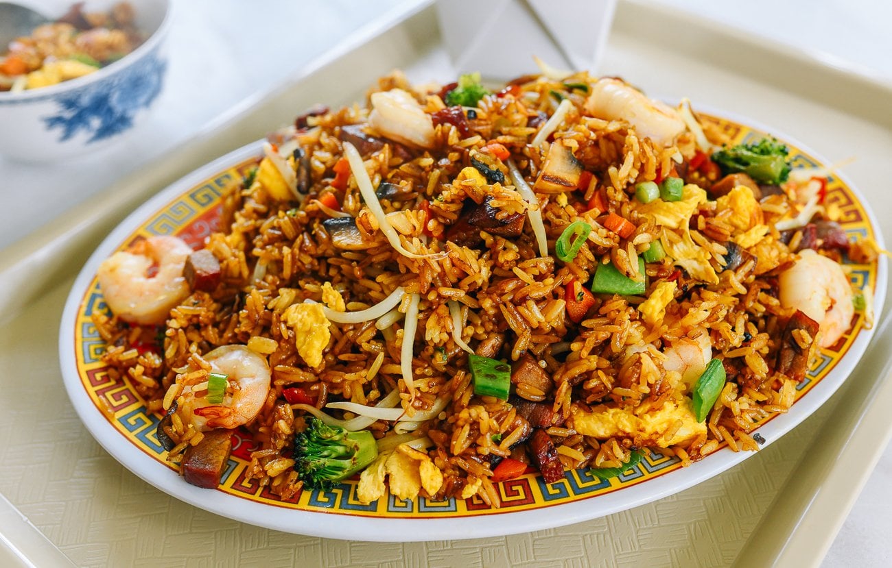 How to make fried rice platter of fried rice with vegetables, pork and shrimp