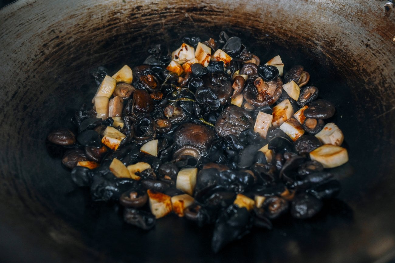Chinese braised mushroom mixture