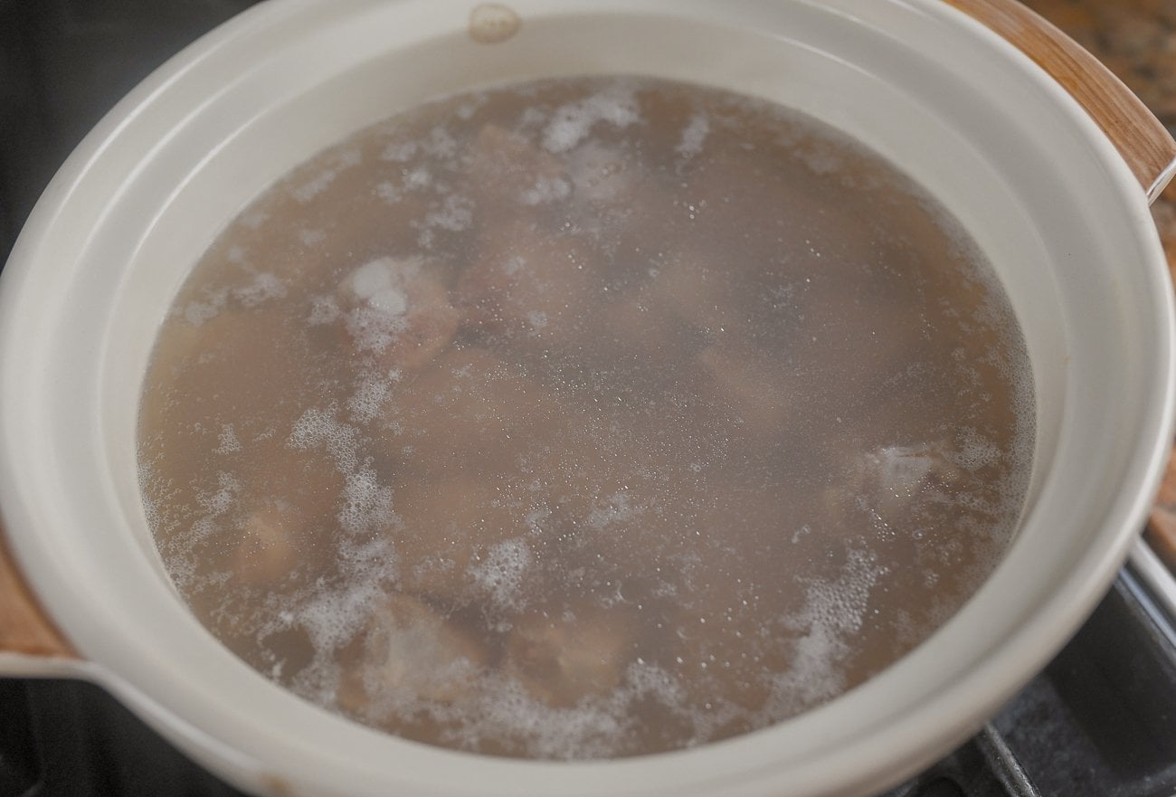 blanching pork ribs