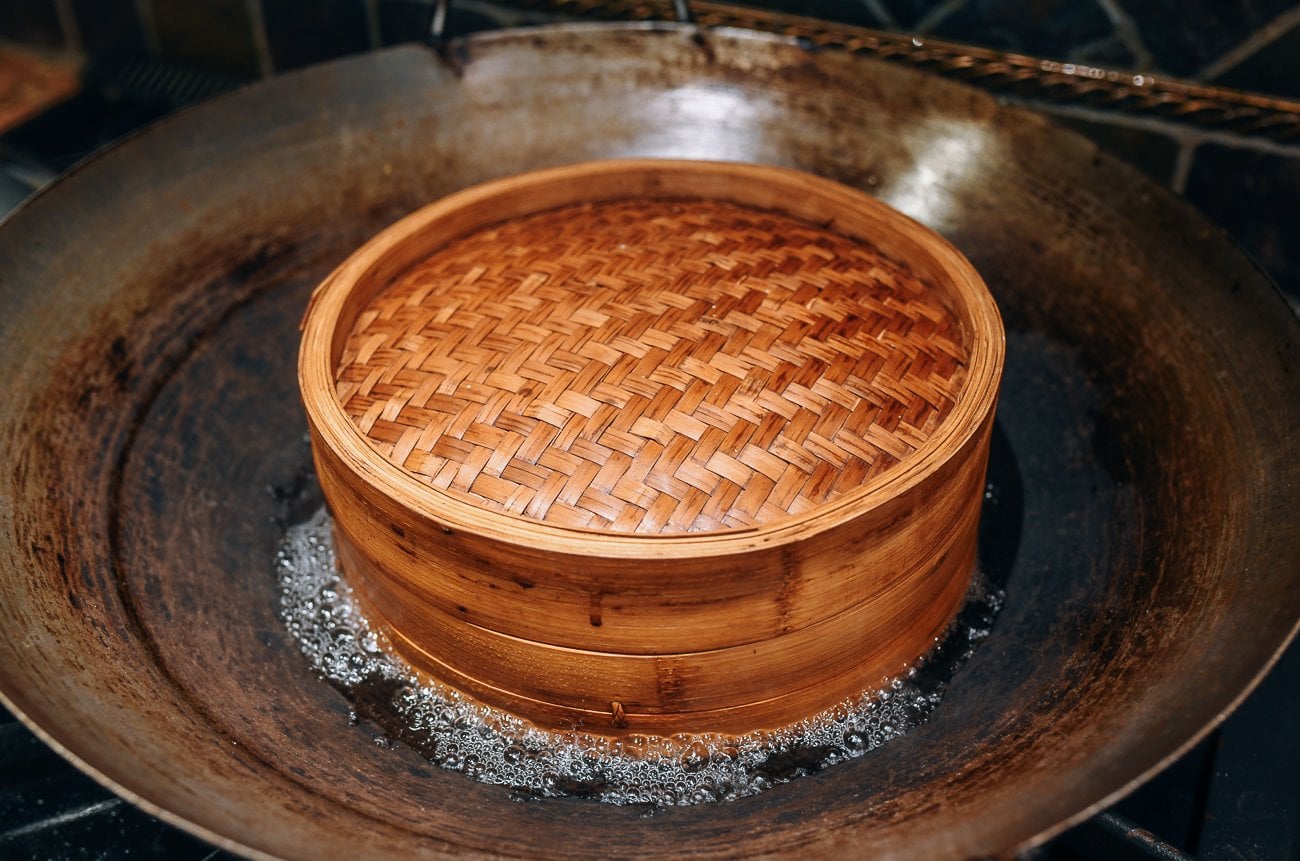 bamboo steamer in wok