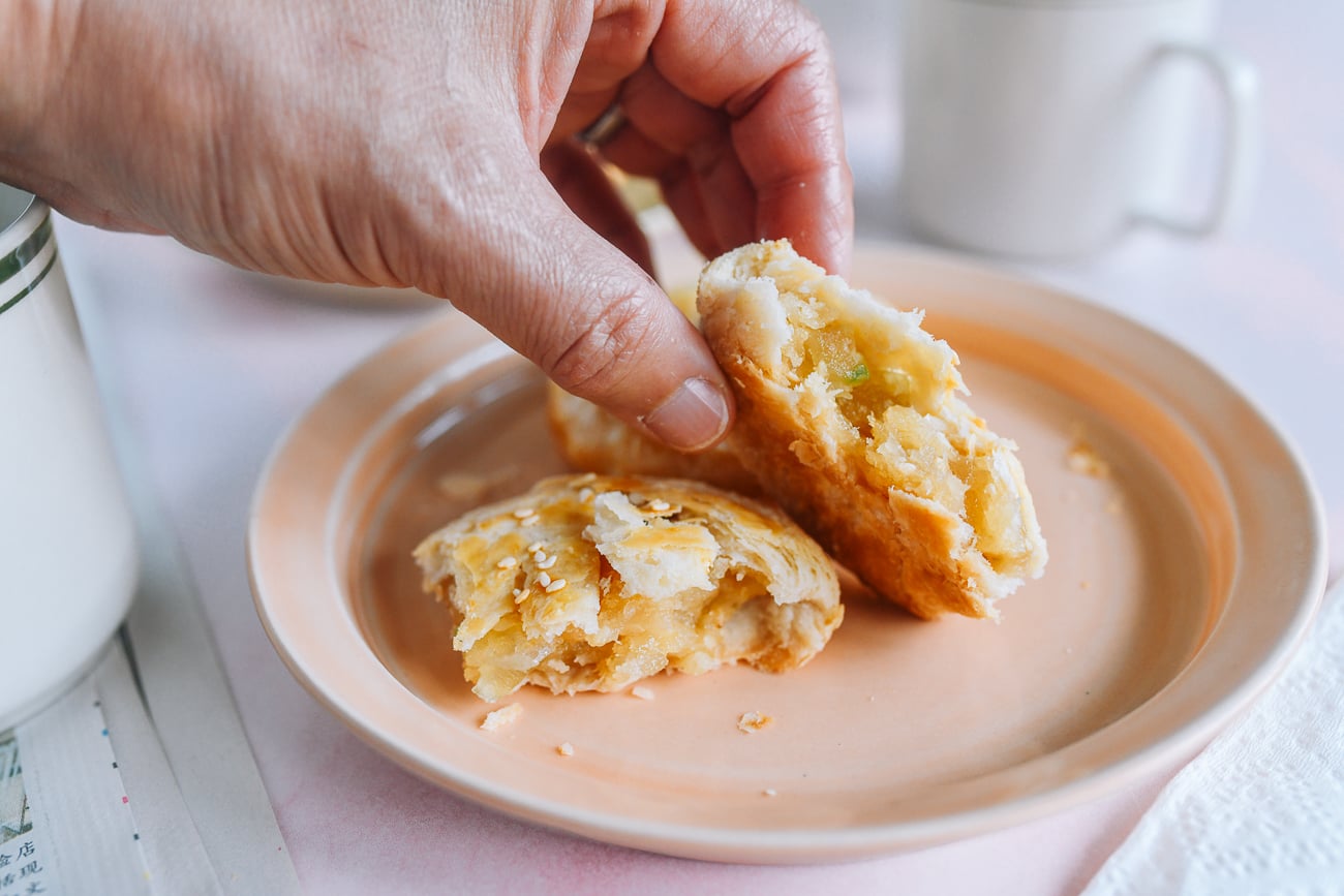 cross section of wife cake showing filling