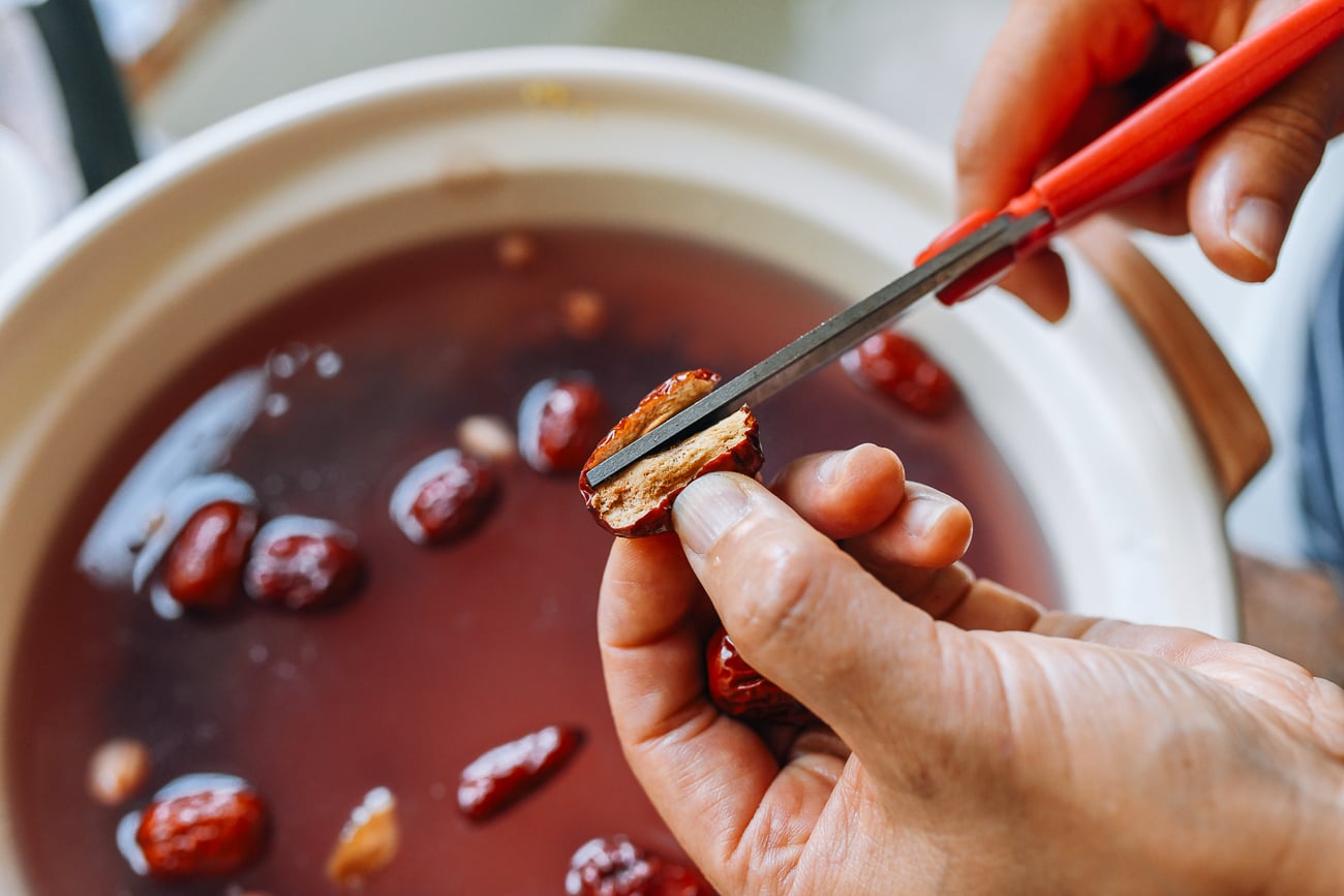 cutting pit out of chinese red date